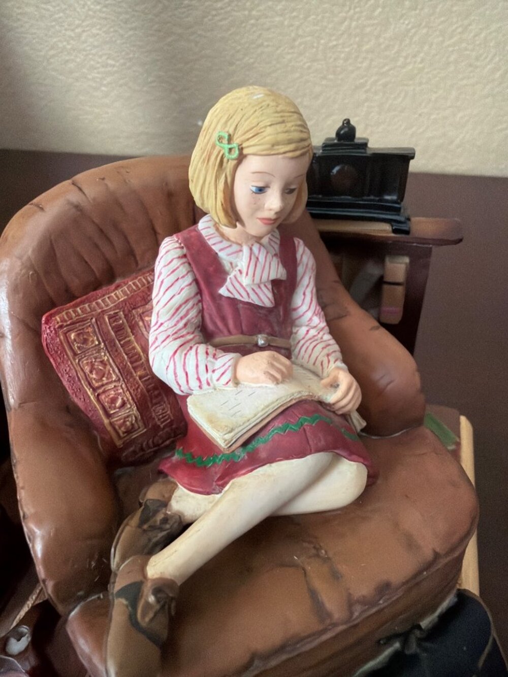 2002 Hallmark American Girl Kit Kittredge 1934 Bookend Resin Figure w/Tag FLAW - Picture 11 of 14